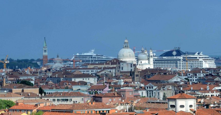 Dall’1 agosto stop alle grandi navi a Venezia