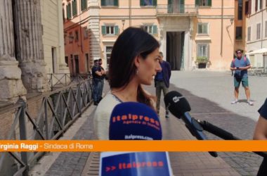 Raggi: “Necessari congedi parentali obbligatori anche ai neo papà”