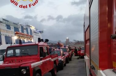 Incendi, in sicilia 66 interventi. Fiamme su A29 e sulle Madonie