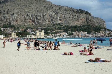 Inquinamento a Mondello, Amap esclude problemi al “Ferro di cavallo”