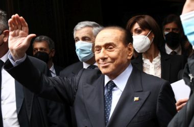 Berlusconi ricoverato al San Raffaele di Milano