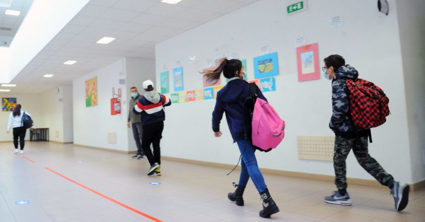 Da Garante Privacy via libera a verifica green pass nelle scuole