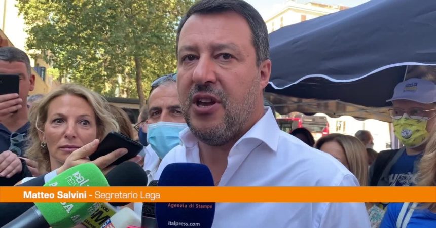 Salvini: “No all’obbligo vaccinale, diamo fiducia agli italiani”