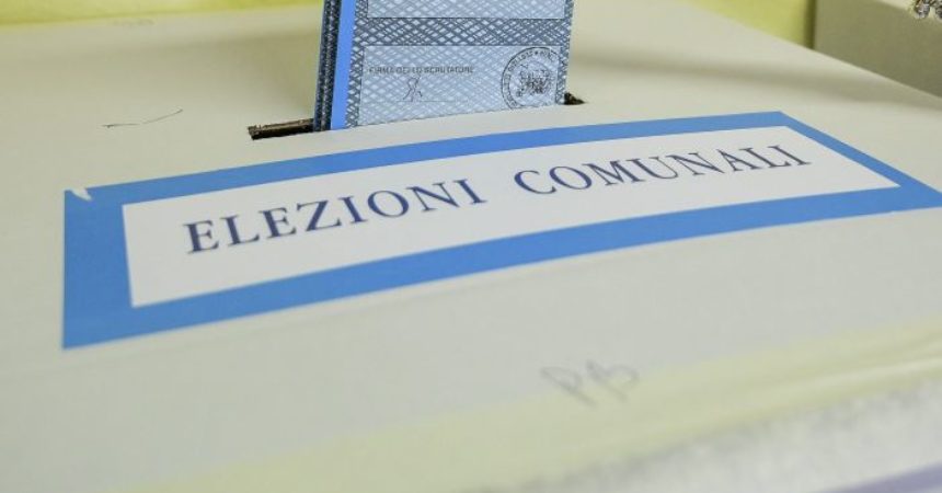 Ballottaggi, alle 12 affluenza al 9.73%