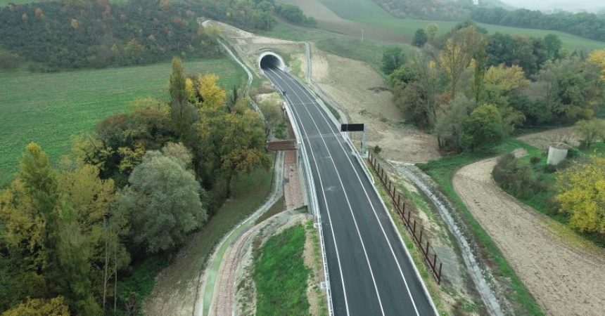 Pedemontana delle Marche, aperto al traffico il primo tratto da 8,1 km