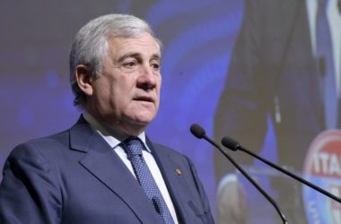 Governo, Tajani “Solo Draghi può tenerlo unito, si arrivi al 2023”