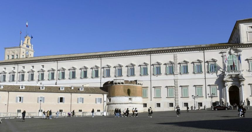 Fumata nera per il Quirinale, 672 le schede bianche