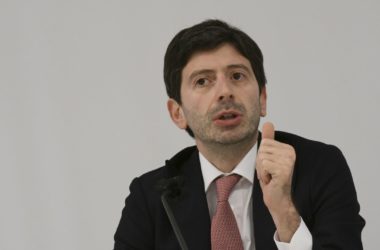 Covid, Speranza: “Possiamo guardare con fiducia al futuro”