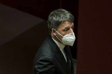 Open, Renzi “Non scappo dal processo, no a chi invade terreno politica”