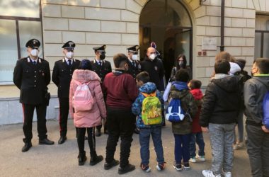 I ragazzi dello Zen di Palermo in visita alla caserma “Dalla Chiesa”