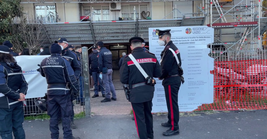 Roma, sgombero case Ater occupate abusivamente a Tor Bella Monaca