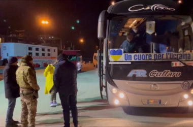 Bus umanitario partito da Montevago sulla via del ritorno in Sicilia