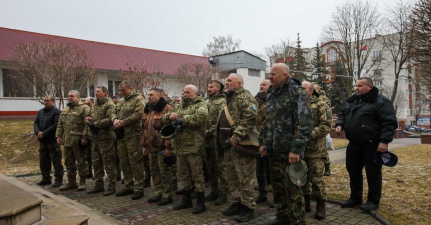 In Ucraina continuano i bombardamenti, Russia apre corridoi umanitari