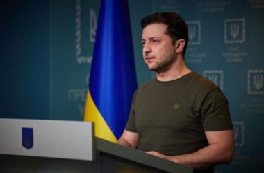 Zelensky “Garantiamo corridoi, chi può continui a combattere”