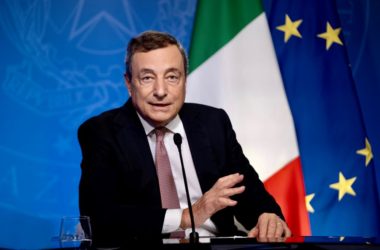 Draghi “A Versailles un successo, mai vista l’Ue così compatta”