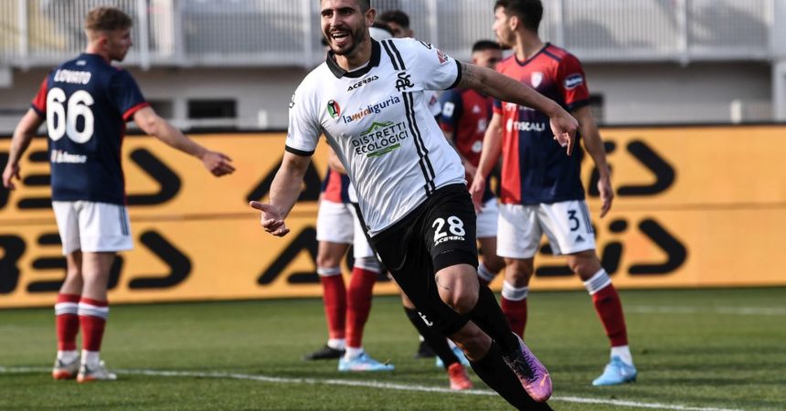 Erlic e Manaj lanciano lo Spezia, 2-0 al Cagliari