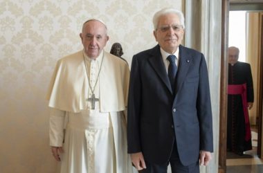 Ucraina, Mattarella: “Il Papa riferimento per la pace”