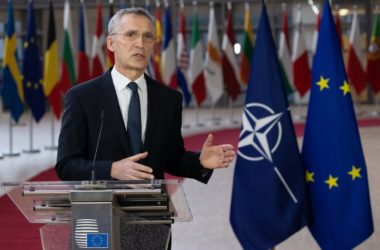 Nato, accordo sulle spese militari al 2% del Pil