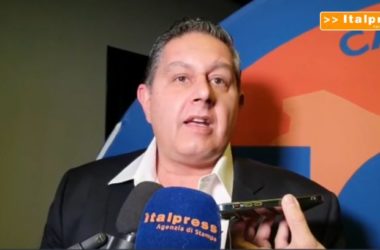 Toti “Chi non vuole aiutare Zelensky non festeggi il 25 aprile”