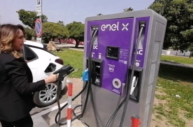 Enel inaugura a Palermo stazione ricarica veloce per veicoli elettrici