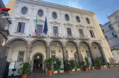 Scoperta piazza di spaccio gestita da detenuti in carcere a Napoli