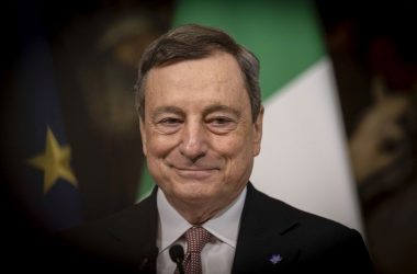 Draghi “Provvedimento di proporzioni straordinarie”