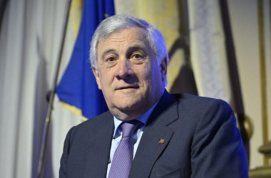 Elezioni, Tajani “Nessuna trattativa sottobanco con Renzi”