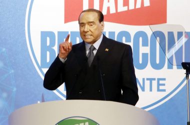 Berlusconi “Non intendiamo aggravare il deficit”