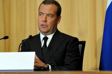 Medvedev agli europei “Alle urne punite i vostri governi”