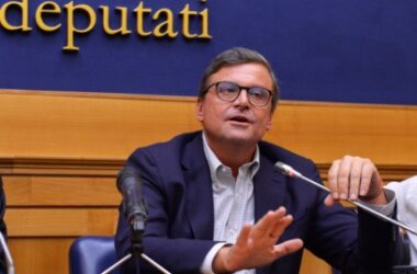 Elezioni, Calenda “Flat tax a 18 aliquote supera altre balle Salvini”