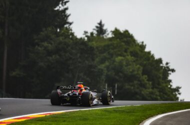 Verstappen vola a Spa ma partirà in fondo alla griglia con Leclerc