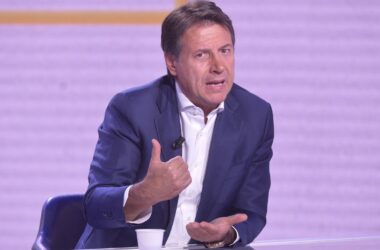 Energia, Conte “Tutti i partiti in Parlamento per interventi massicci”