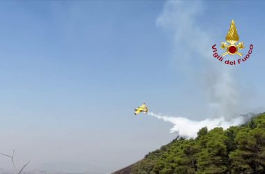 Incendi, in Sicilia in 24 ore 137 interventi dei Vigli del Fuoco