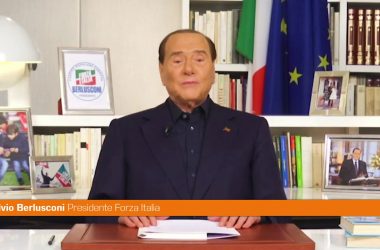 Berlusconi “La burocrazia ci soffoca, serva una riforma”