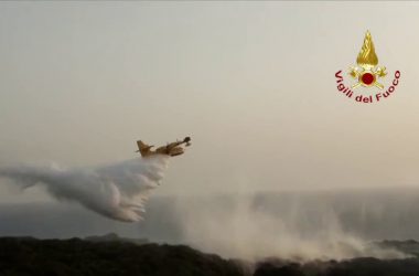 Incendio Pantelleria, prosegue intervento con due Canadair