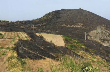 Pantelleria, aperta un’inchiesta sul maxi incendio