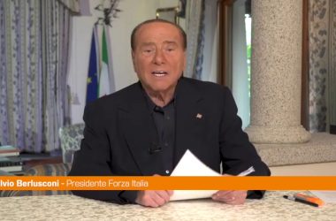 Berlusconi “Italia luogo ideale per la flat tax”