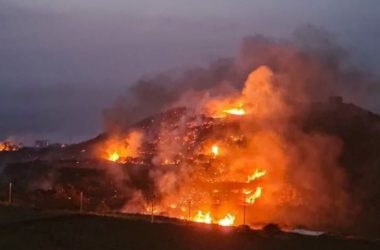 Vasto incendio a Pantelleria, in fuga vip e turisti