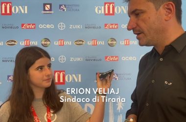 Intervista al sindaco di Tirana: “Giovani viaggiate, vi farà crescere”