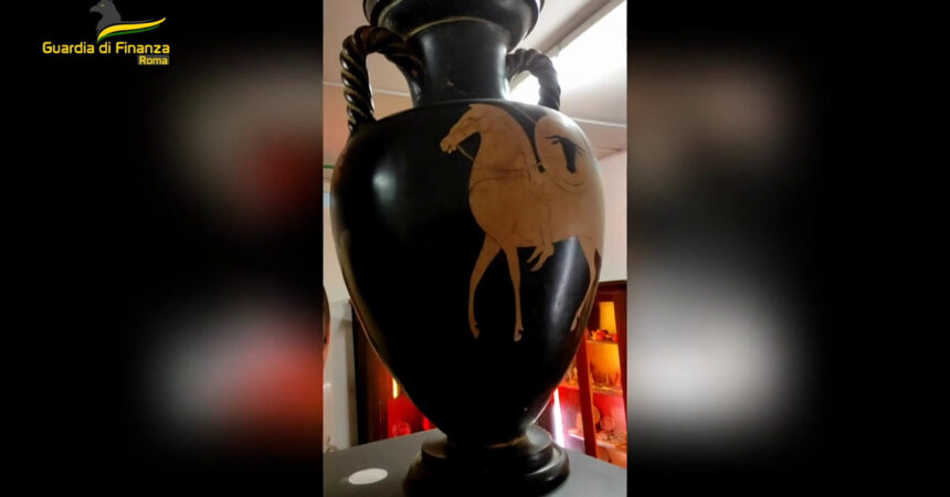 Scoperto a Ostia un “museo occulto” di reperti archeologici