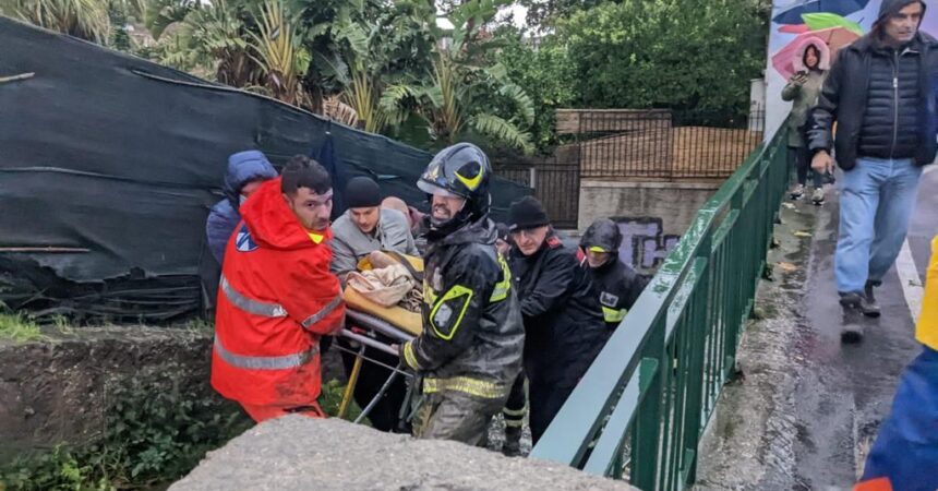 Frana a Ischia a causa del Maltempo, famiglia dispersa e una 25enne