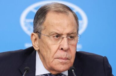 Ucraina, Lavrov “Negoziati con Zelensky fuori discussione”