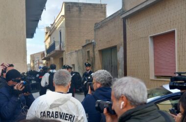 A caccia del tesoro di Messina Denaro, perquisizioni a tappeto a Campobello di Mazara