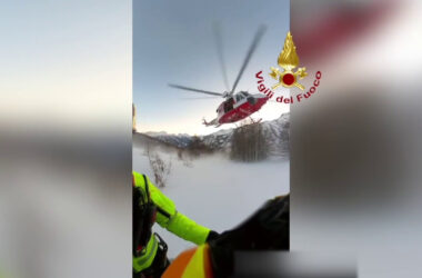 Spettacolare salvataggio in elicottero di un disperso in alta montagna