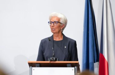 Lagarde “Probabile rialzo tassi di 50 punti, risoluti su inflazione”