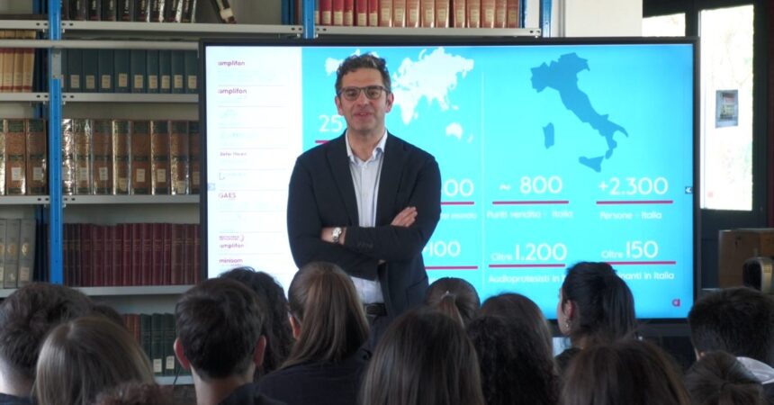 Amplifon Italia, fa tappa a Modena il roadshow per i giovani