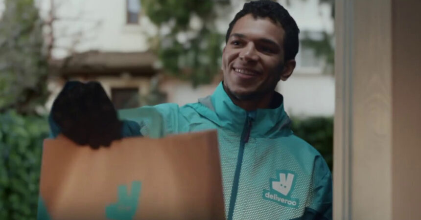 Deliveroo, prossima sfida la spesa a domicilio. E arriva in 10 minuti