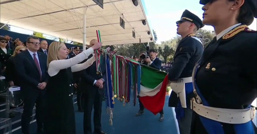 Medaglia d’oro al valore civile alla bandiera della polizia