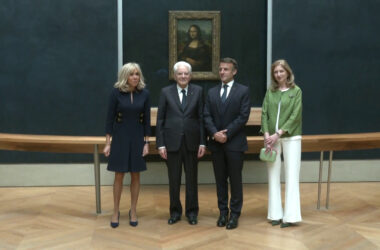 Mattarella e Macron inaugurano mostra al Louvre, le immagini