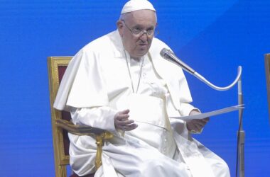 Papa Francesco, staff medico “Il decorso operatorio è regolare”